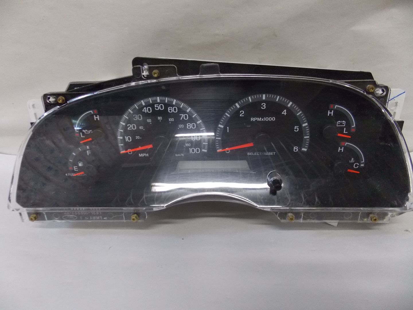 0002 Ford F150 Expedition Instrument Cluster Speedometer 2000 2001